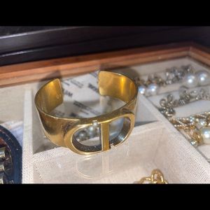 dior authentic Montaigne bracelat cuff